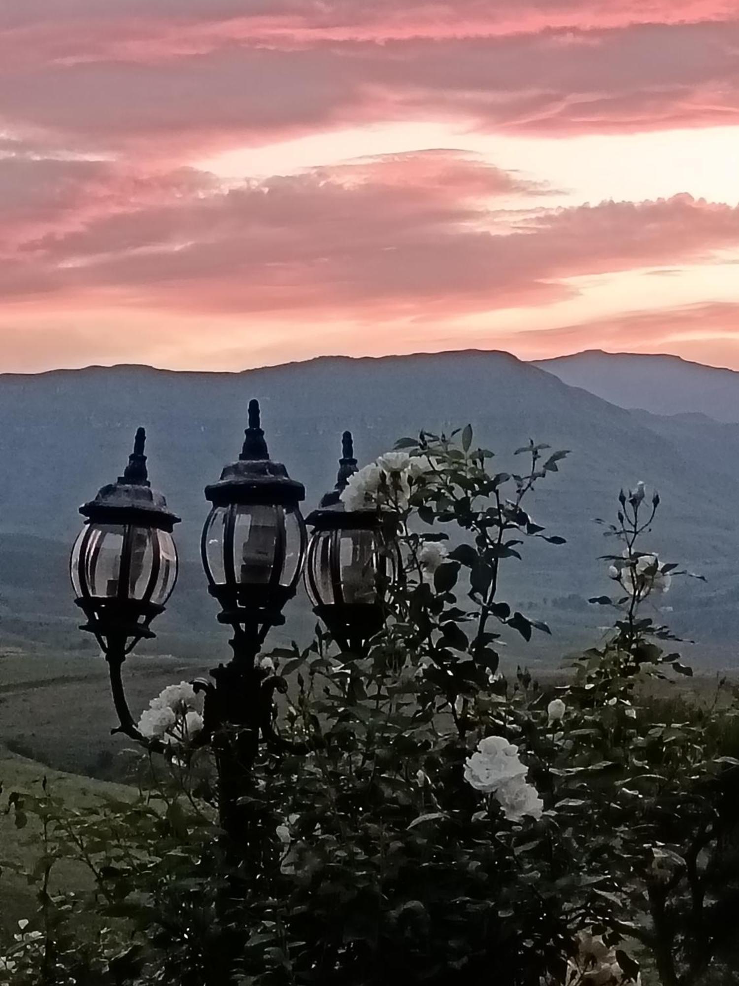Inkungu Lodge Champagne Valley ภายนอก รูปภาพ