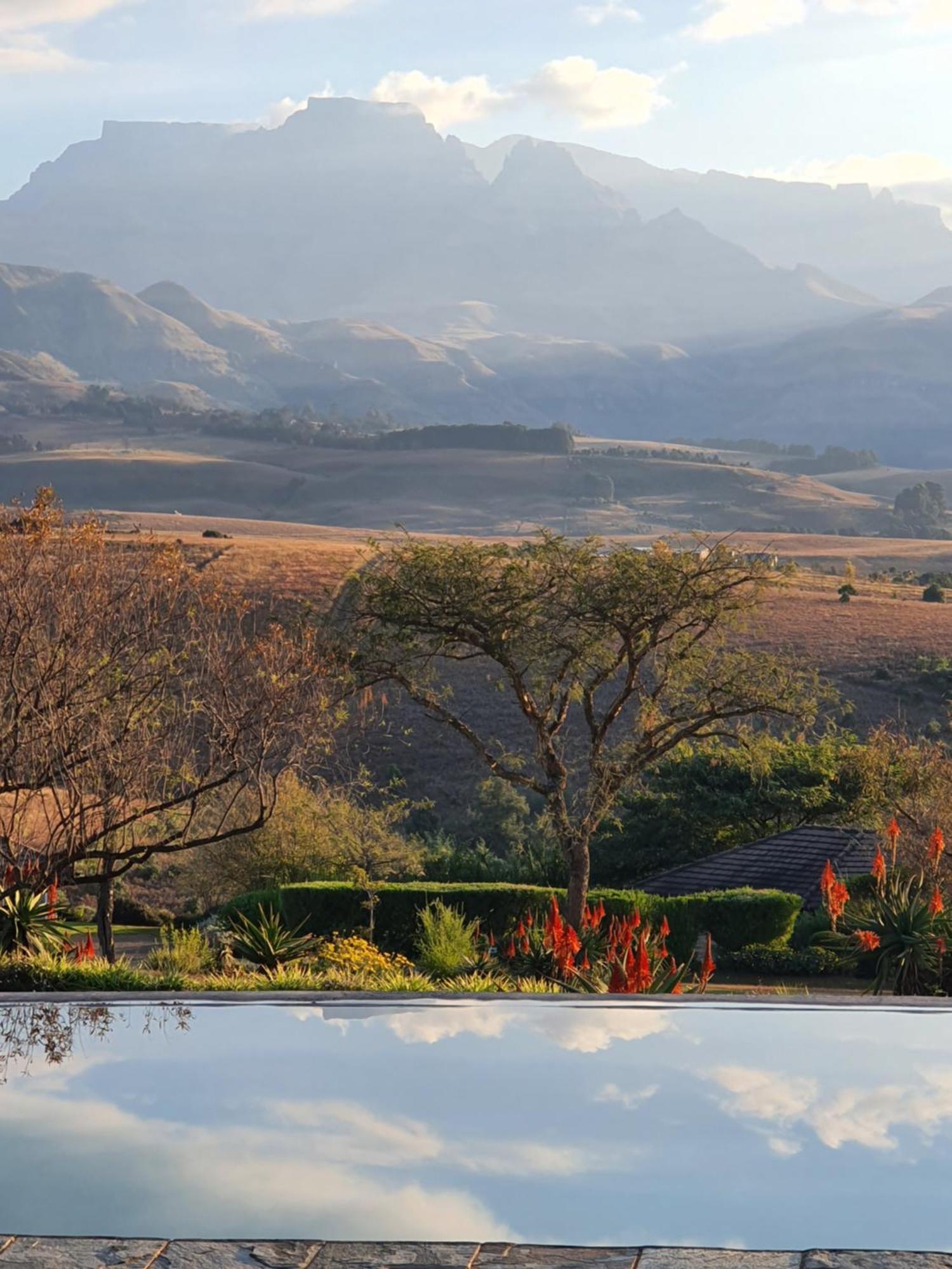 Inkungu Lodge Champagne Valley ภายนอก รูปภาพ