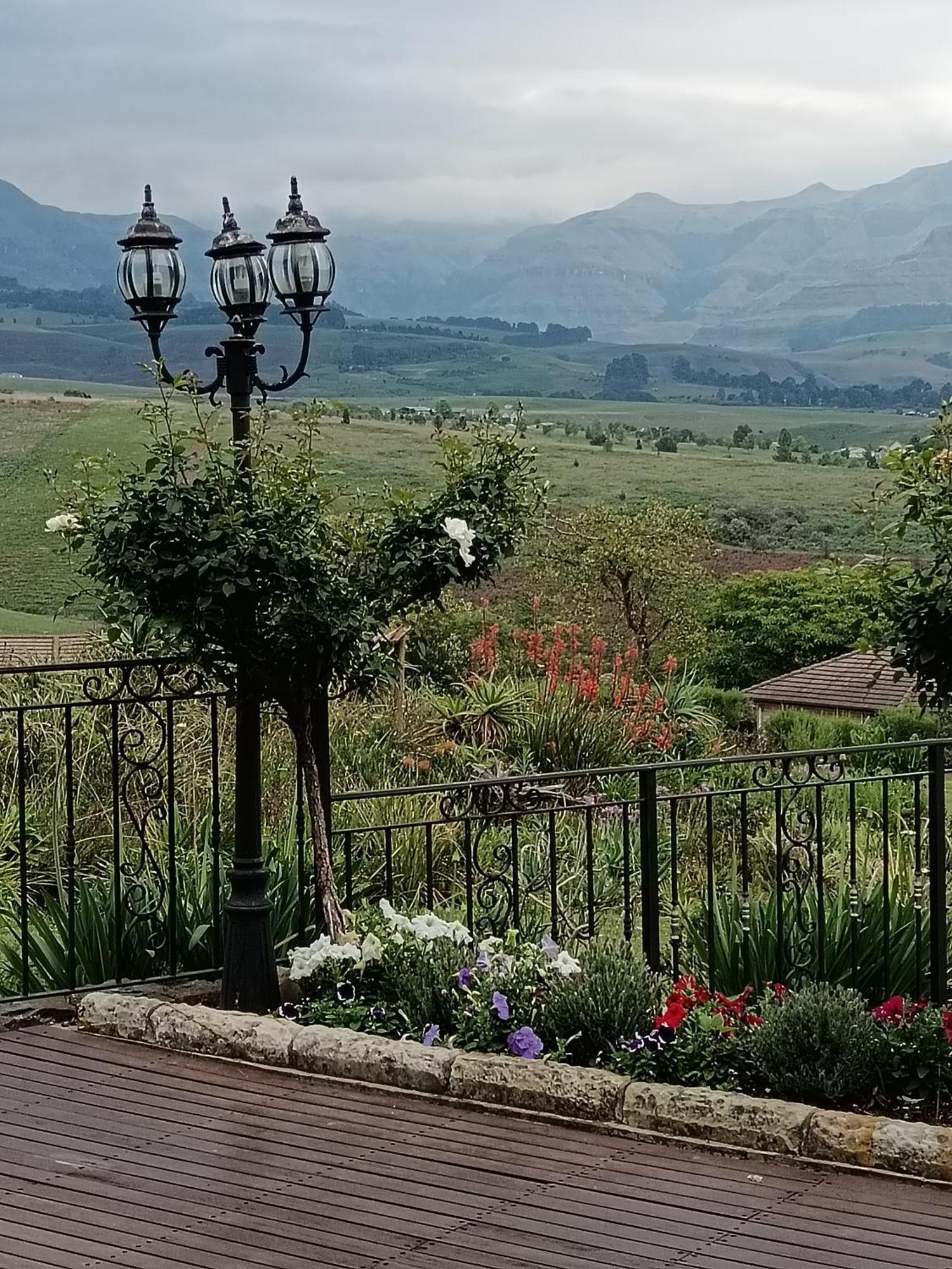 Inkungu Lodge Champagne Valley ภายนอก รูปภาพ