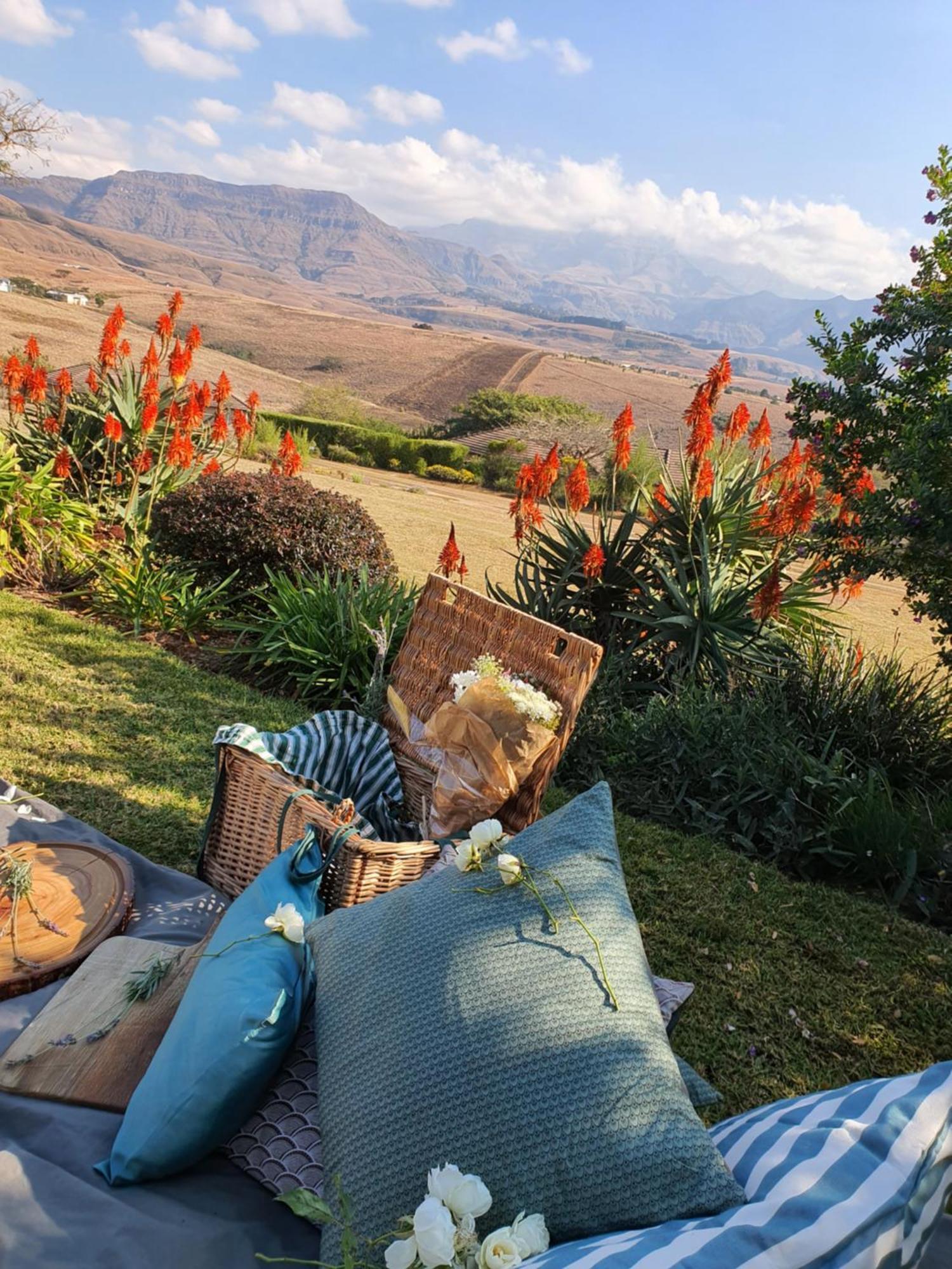 Inkungu Lodge Champagne Valley ภายนอก รูปภาพ