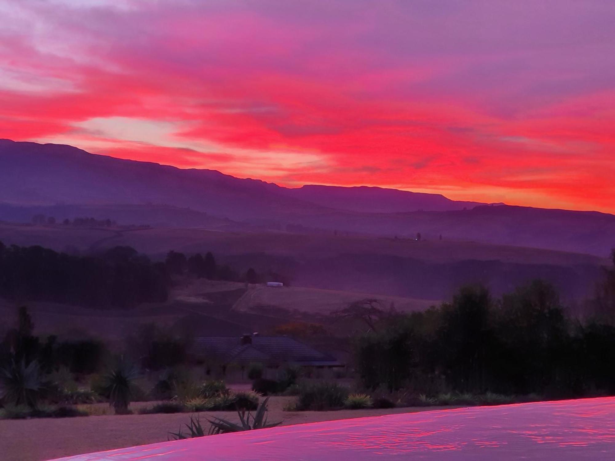 Inkungu Lodge Champagne Valley ภายนอก รูปภาพ